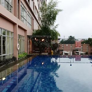 Apartemen The Edge Baros - Kamarku